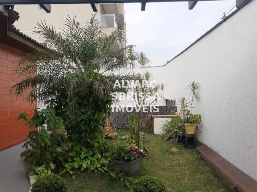 Casa com 3 quartos à venda, 300m2 em Jardim Celani, Salto - SP - imagem 5 Foto 5 de Casa com 3 quartos à venda, 300m2 em Jardim Celani, Salto - SP