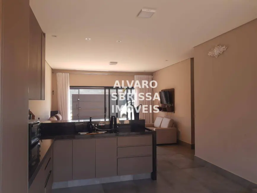 Foto 3 de Casa com 2 quartos à venda, 200m2 em Salto - SP