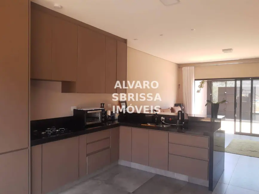 Foto 2 de Casa com 2 quartos à venda, 200m2 em Salto - SP