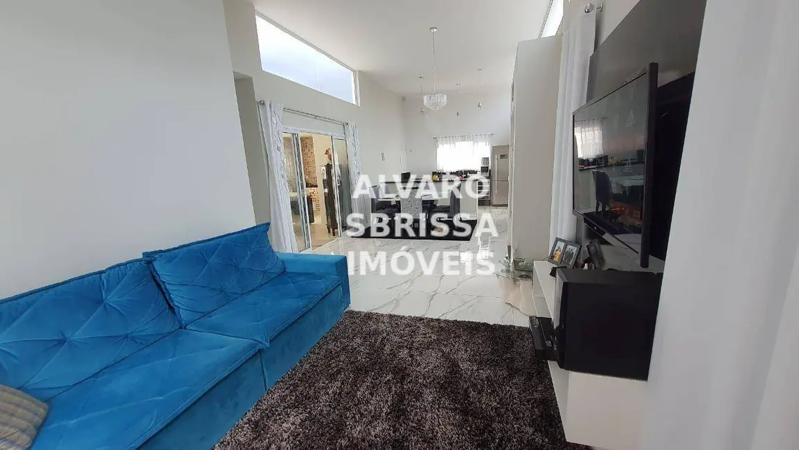 Casa de Condomínio com 3 quartos à venda, 450m2 em Porangaba - SP - imagem 4 Foto 4 de Casa de Condomínio com 3 quartos à venda, 450m2 em Porangaba - SP