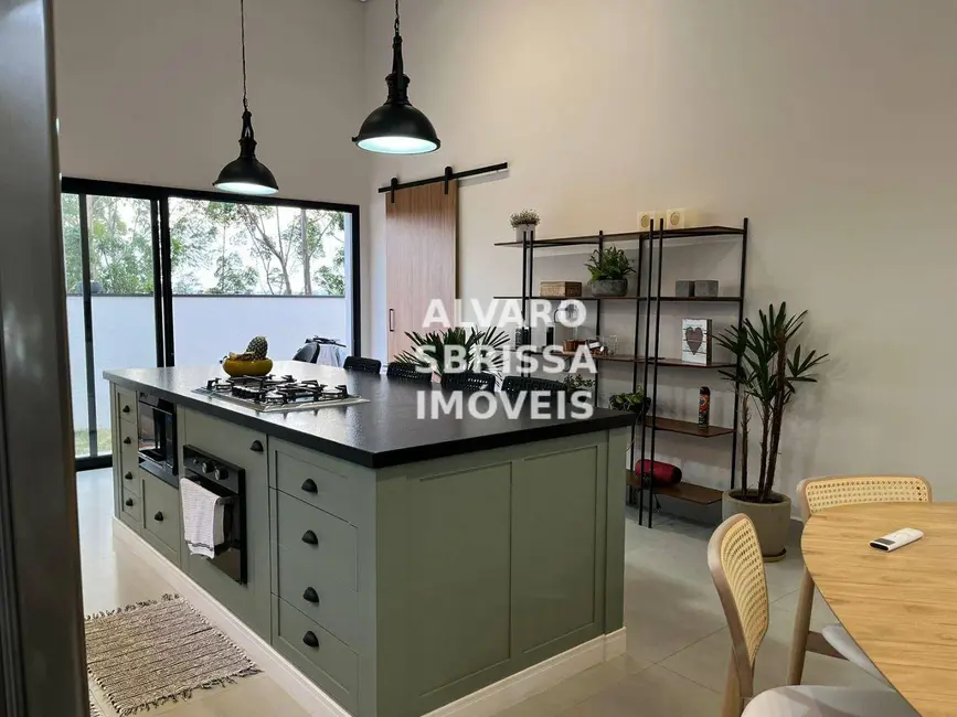 Casa com 3 quartos à venda, 300m2 em Residencial Central Parque, Salto - SP - imagem 6 Foto 6 de Casa com 3 quartos à venda, 300m2 em Residencial Central Parque, Salto - SP