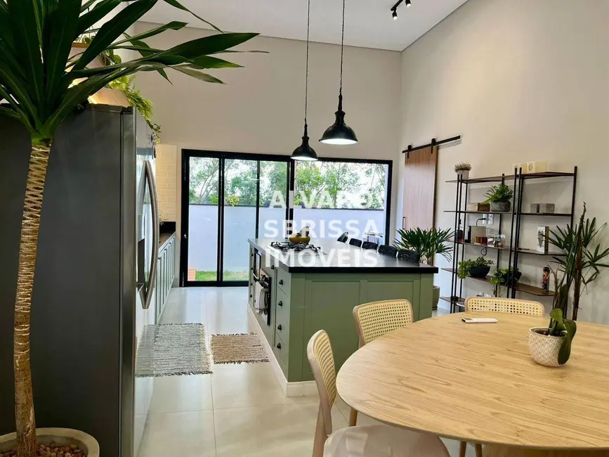 Casa com 3 quartos à venda, 300m2 em Residencial Central Parque, Salto - SP - imagem 8 Foto 8 de Casa com 3 quartos à venda, 300m2 em Residencial Central Parque, Salto - SP