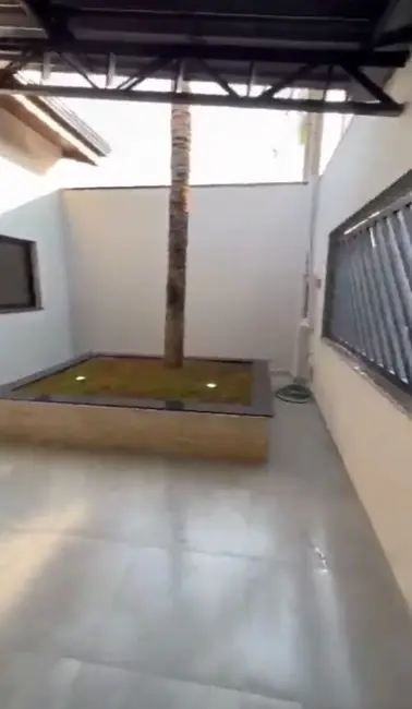 Foto 2 de Casa com 3 quartos à venda, 200m2 em Porto Feliz - SP