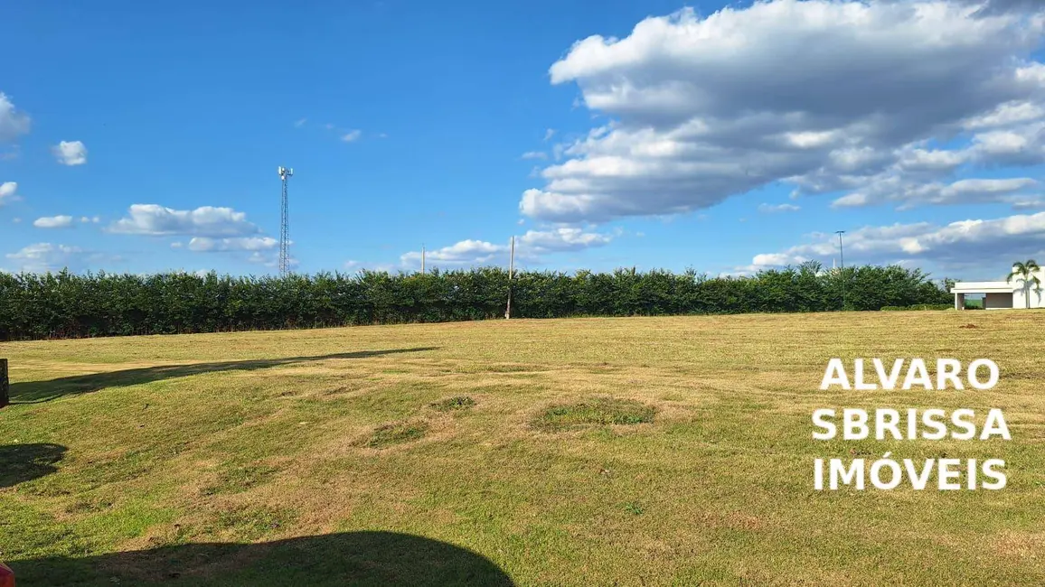 Foto 2 de Terreno / Lote à venda, 1050m2 em Porto Feliz - SP