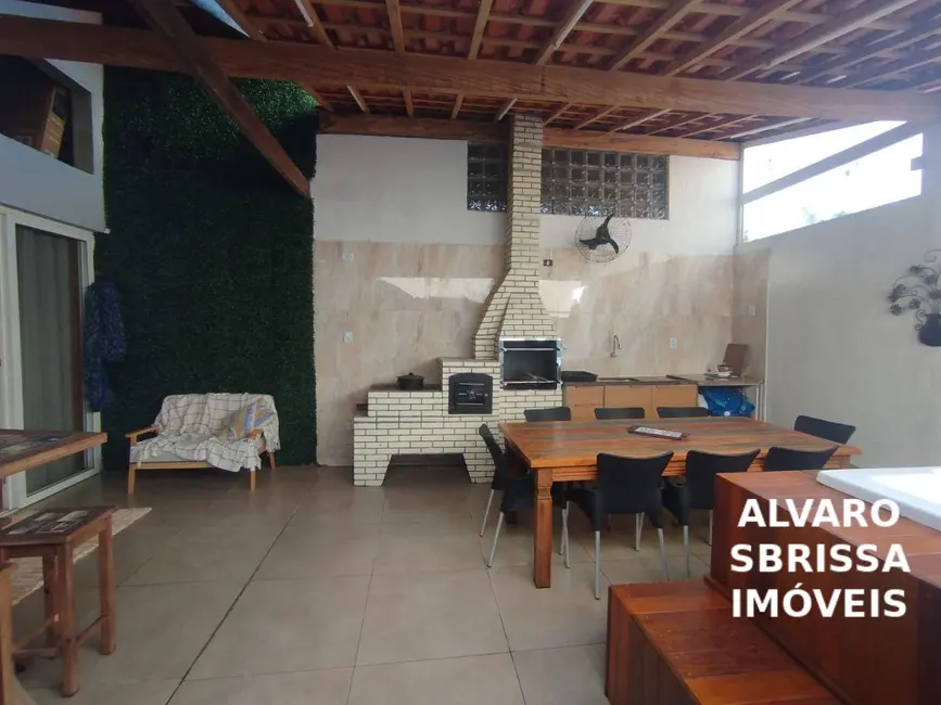 Casa com 2 quartos à venda, 175m2 em Praia Grande - SP - imagem 8 Foto 8 de Casa com 2 quartos à venda, 175m2 em Praia Grande - SP