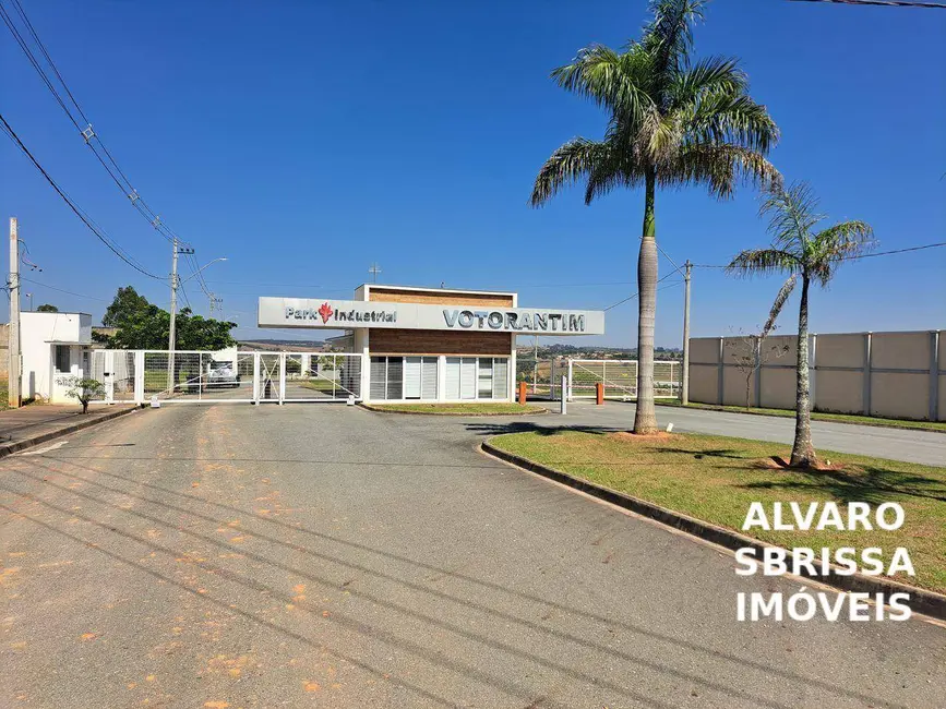 Foto 1 de Terreno / Lote à venda, 1689m2 em Capoavinha, Votorantim - SP