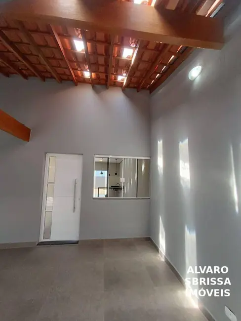 Foto 2 de Casa com 2 quartos à venda, 200m2 em Salto - SP