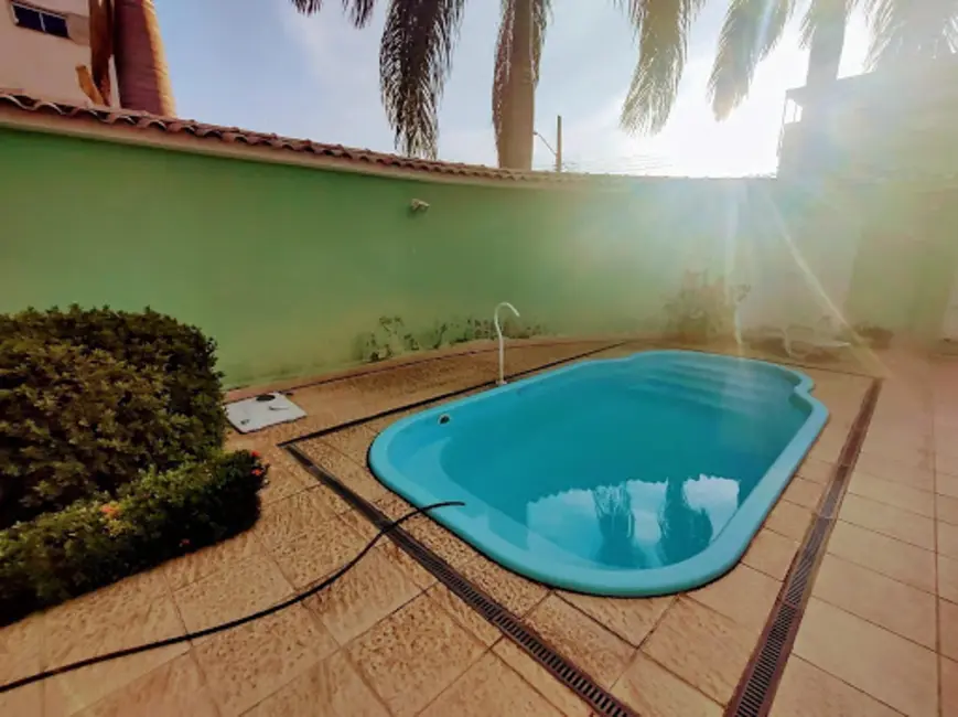 Casa com 4 quartos à venda, 315m2 em Santa Eugênia, Nova Iguacu - RJ - imagem 3 Foto 3 de Casa com 4 quartos à venda, 315m2 em Santa Eugênia, Nova Iguacu - RJ