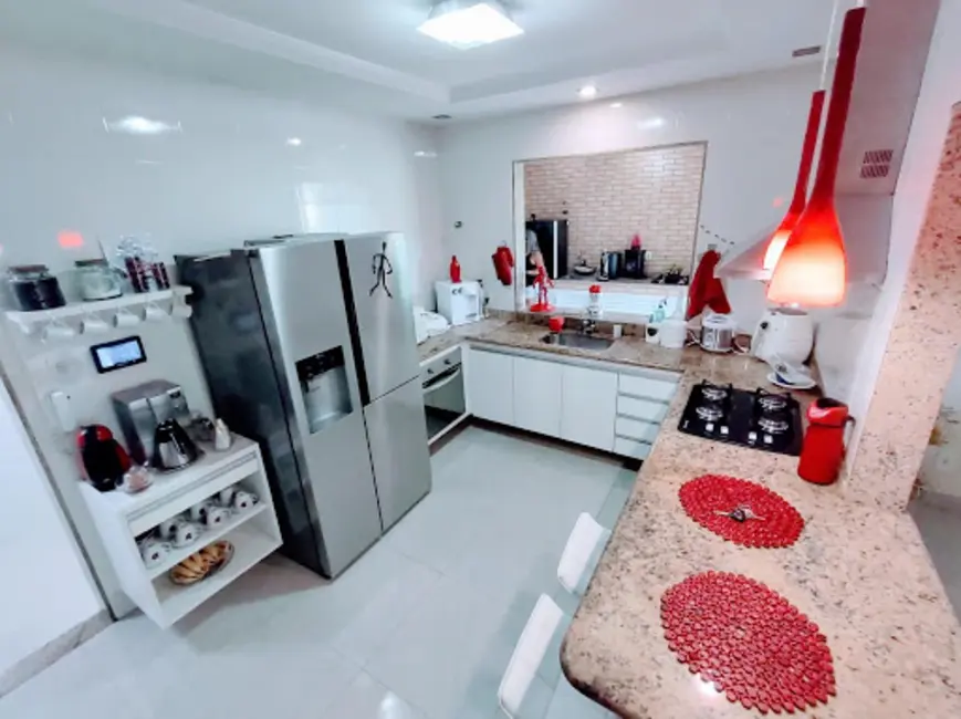 Casa com 4 quartos à venda, 315m2 em Santa Eugênia, Nova Iguacu - RJ - imagem 9 Foto 9 de Casa com 4 quartos à venda, 315m2 em Santa Eugênia, Nova Iguacu - RJ