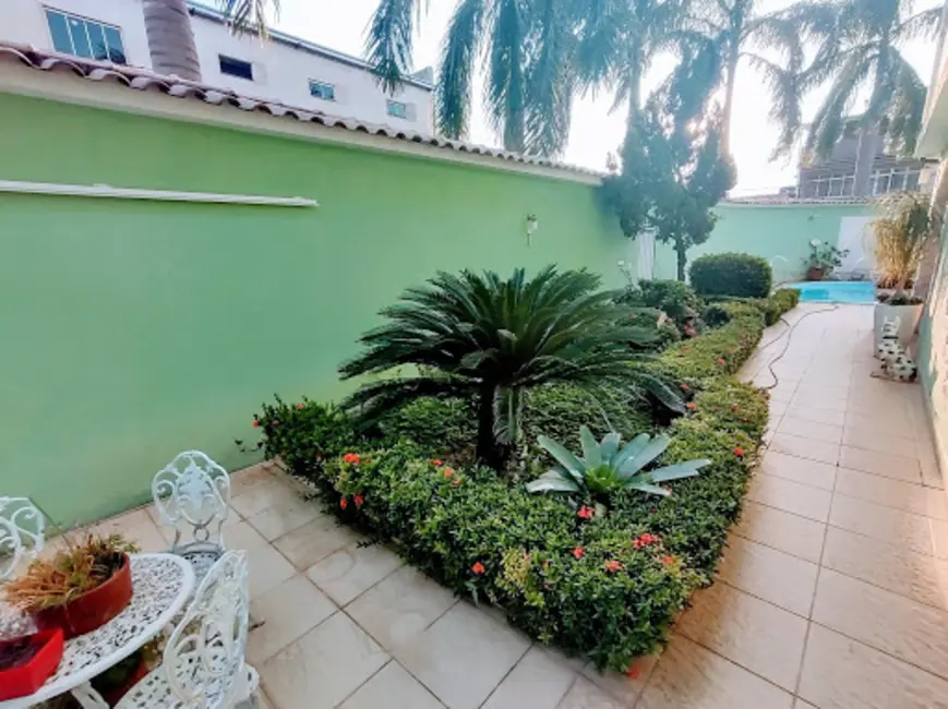 Casa com 4 quartos à venda, 315m2 em Santa Eugênia, Nova Iguacu - RJ - imagem 4 Foto 4 de Casa com 4 quartos à venda, 315m2 em Santa Eugênia, Nova Iguacu - RJ