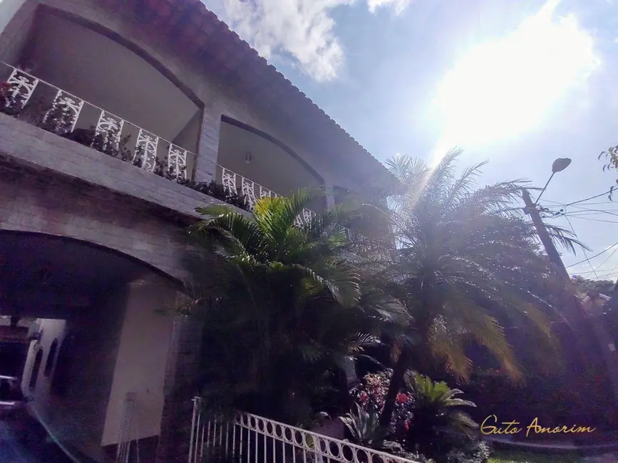 Casa com 4 quartos à venda, 300m2 em Conjunto Residencial Redenção, Nova Iguacu - RJ - imagem 4 Foto 4 de Casa com 4 quartos à venda, 300m2 em Conjunto Residencial Redenção, Nova Iguacu - RJ