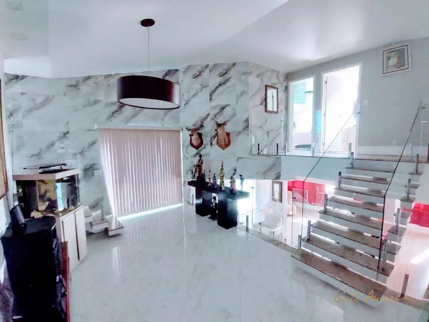 Casa com 4 quartos à venda, 600m2 em Centro, Nova Iguacu - RJ - imagem 4 Foto 4 de Casa com 4 quartos à venda, 600m2 em Centro, Nova Iguacu - RJ