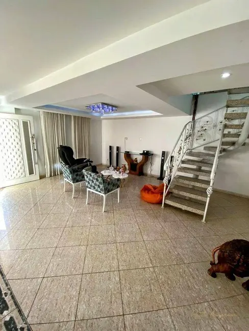 Casa de Condomínio com 5 quartos à venda, 300m2 em Conjunto Residencial Redenção, Nova Iguacu - RJ - imagem 8 Foto 8 de Casa de Condomínio com 5 quartos à venda, 300m2 em Conjunto Residencial Redenção, Nova Iguacu - RJ