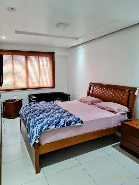 Casa com 3 quartos à venda, 400m2 em Caonze, Nova Iguacu - RJ - imagem 5 Foto 5 de Casa com 3 quartos à venda, 400m2 em Caonze, Nova Iguacu - RJ