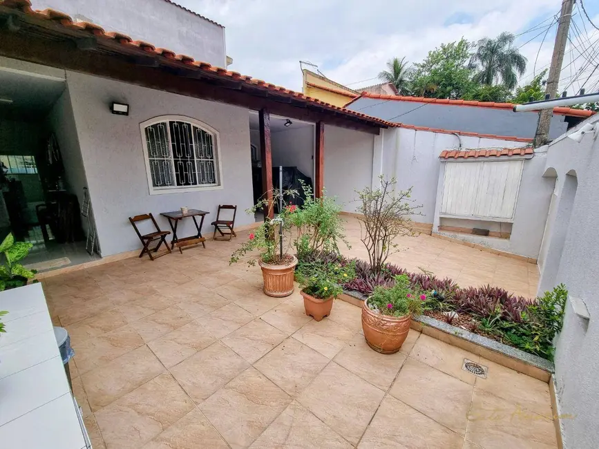 Casa com 3 quartos à venda, 200m2 em Jardim Continental, Nova Iguacu - RJ - imagem 1 Foto 1 de Casa com 3 quartos à venda, 200m2 em Jardim Continental, Nova Iguacu - RJ