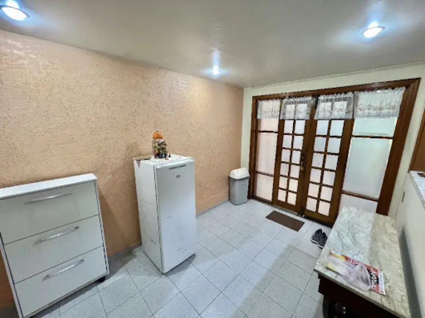 Casa de Condomínio com 5 quartos à venda, 200m2 em Ouro Preto, Nova Iguacu - RJ - imagem 3 Foto 3 de Casa de Condomínio com 5 quartos à venda, 200m2 em Ouro Preto, Nova Iguacu - RJ