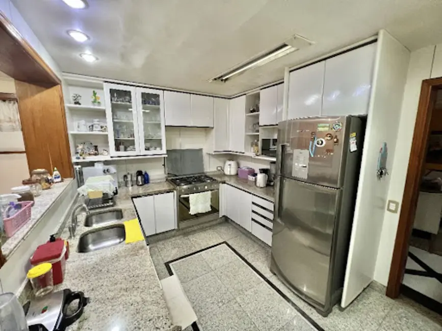 Casa de Condomínio com 5 quartos à venda, 200m2 em Ouro Preto, Nova Iguacu - RJ - imagem 5 Foto 5 de Casa de Condomínio com 5 quartos à venda, 200m2 em Ouro Preto, Nova Iguacu - RJ