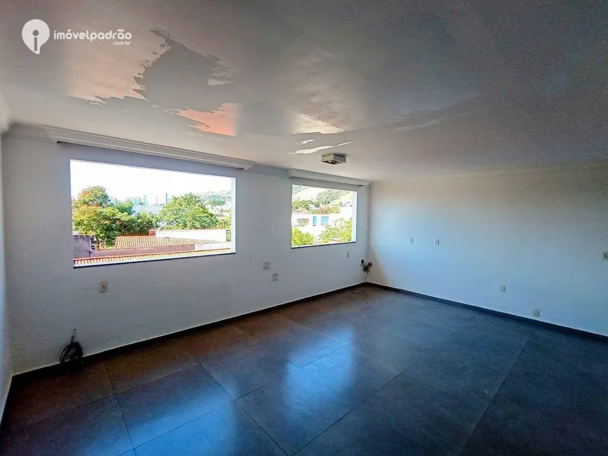 Casa com 3 quartos à venda e para alugar, 150m2 em Nova Iguacu - RJ - imagem 8 Foto 8 de Casa com 3 quartos à venda e para alugar, 150m2 em Nova Iguacu - RJ