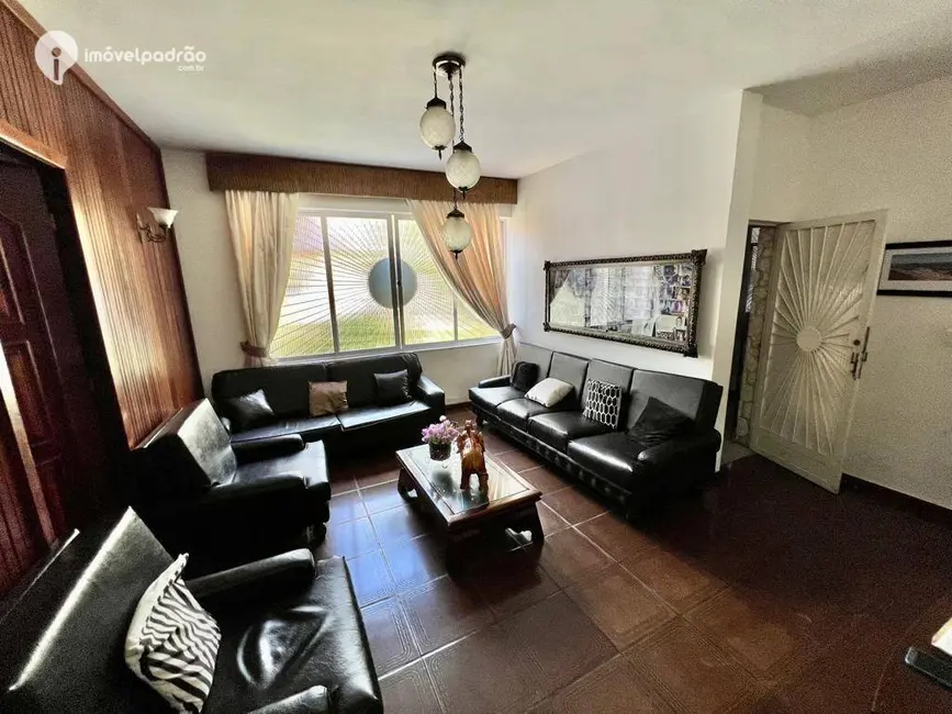 Foto 8 de Casa com 16 quartos à venda, 800m2 em Santa Terezinha, Mesquita - RJ