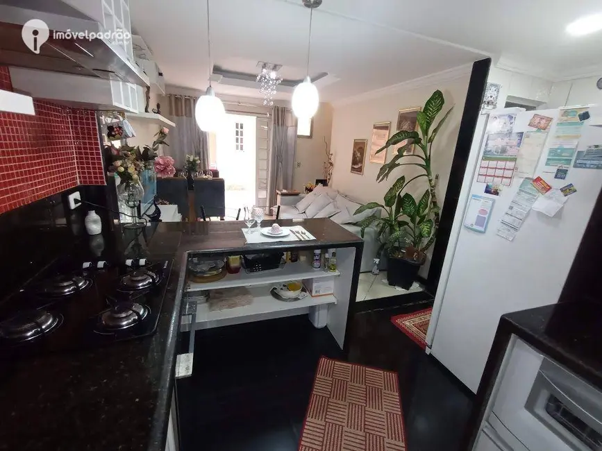 Casa com 3 quartos à venda, 550m2 em Nova Iguacu - RJ - imagem 8 Foto 8 de Casa com 3 quartos à venda, 550m2 em Nova Iguacu - RJ