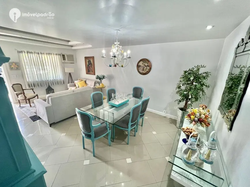 Casa de Condomínio com 3 quartos à venda, 360m2 em Ouro Preto, Nova Iguacu - RJ - imagem 4 Foto 4 de Casa de Condomínio com 3 quartos à venda, 360m2 em Ouro Preto, Nova Iguacu - RJ