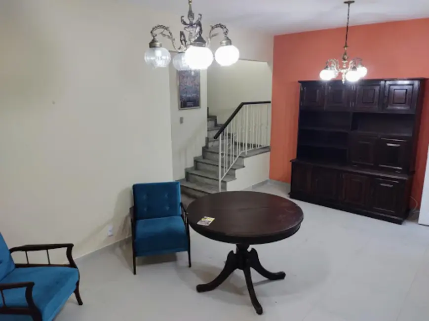 Foto 5 de Casa com 5 quartos para alugar, 200m2 em Centro, Nova Iguacu - RJ