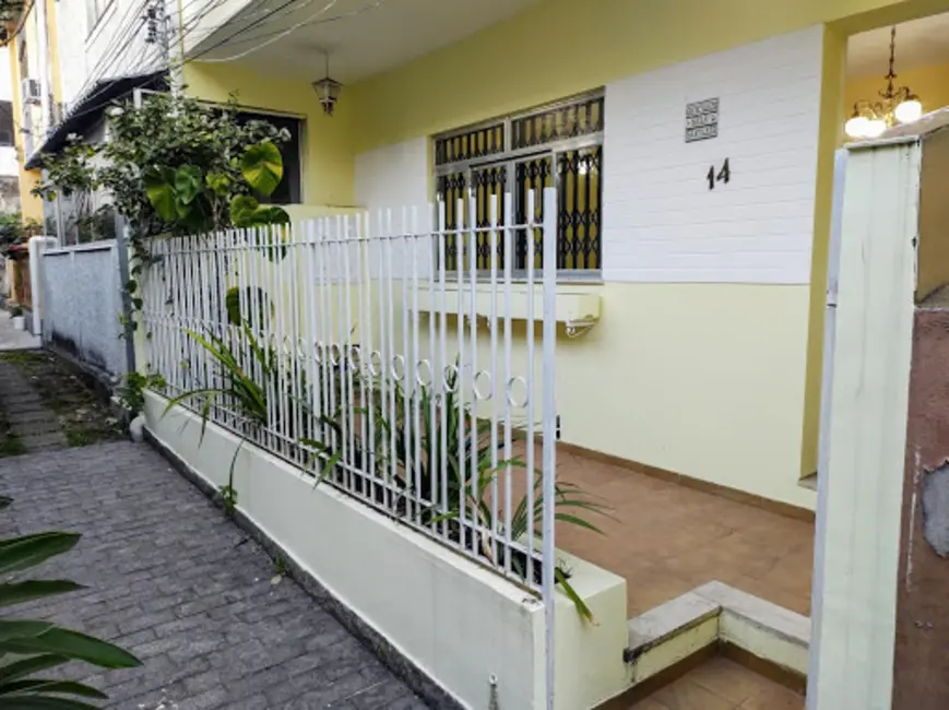 Foto 2 de Casa com 5 quartos para alugar, 200m2 em Centro, Nova Iguacu - RJ