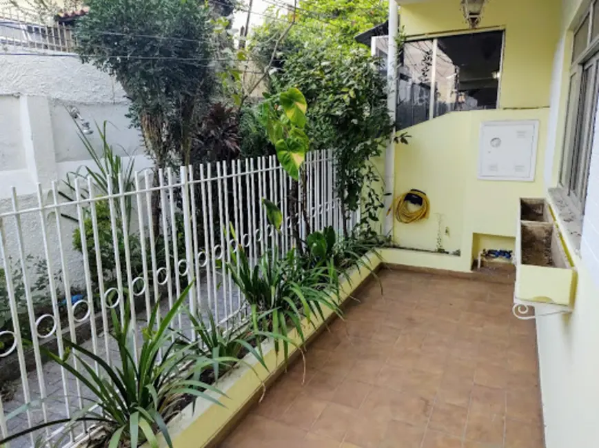 Foto 1 de Casa com 5 quartos para alugar, 200m2 em Centro, Nova Iguacu - RJ