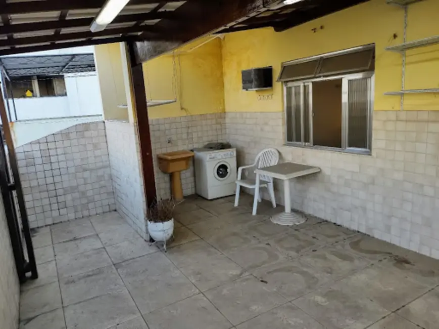 Foto 3 de Casa com 5 quartos para alugar, 200m2 em Centro, Nova Iguacu - RJ