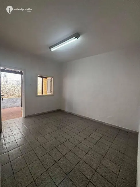 Foto 2 de Casa com 2 quartos para alugar, 70m2 em Caonze, Nova Iguacu - RJ