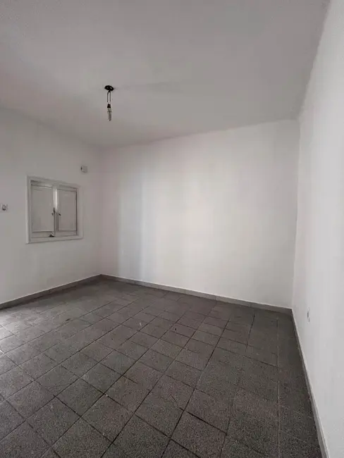Foto 2 de Casa com 2 quartos para alugar, 70m2 em Caonze, Nova Iguacu - RJ