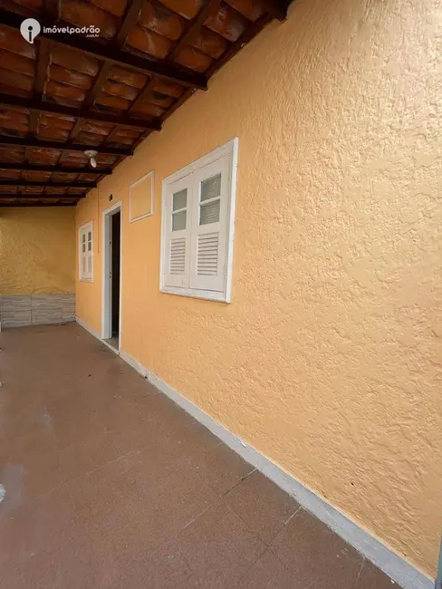 Foto 1 de Casa com 2 quartos para alugar, 70m2 em Caonze, Nova Iguacu - RJ