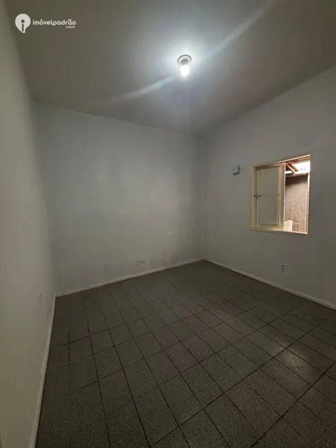 Foto 4 de Casa com 2 quartos para alugar, 70m2 em Caonze, Nova Iguacu - RJ