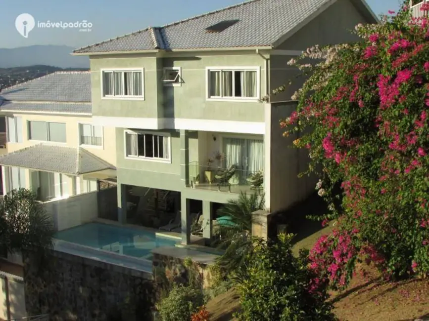 Casa de Condomínio com 5 quartos à venda, 400m2 em Conjunto Residencial Redenção, Nova Iguacu - RJ - imagem 5 Foto 5 de Casa de Condomínio com 5 quartos à venda, 400m2 em Conjunto Residencial Redenção, Nova Iguacu - RJ