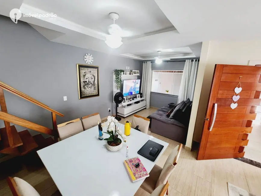 Casa com 3 quartos à venda, 300m2 em Califórnia, Nova Iguacu - RJ - imagem 3 Foto 3 de Casa com 3 quartos à venda, 300m2 em Califórnia, Nova Iguacu - RJ