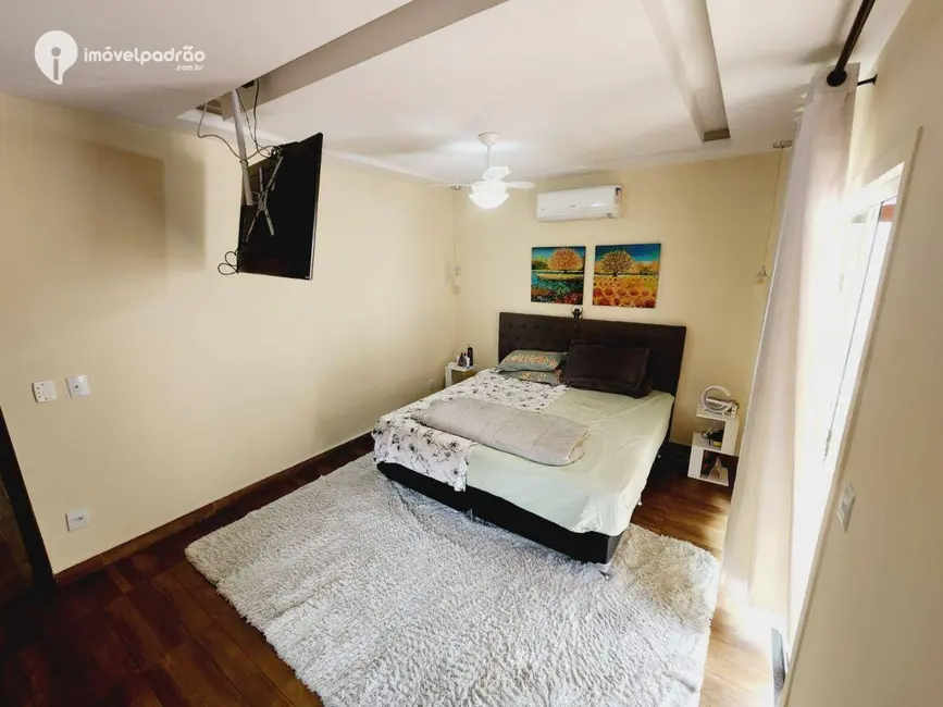 Casa com 3 quartos à venda, 300m2 em Califórnia, Nova Iguacu - RJ - imagem 4 Foto 4 de Casa com 3 quartos à venda, 300m2 em Califórnia, Nova Iguacu - RJ