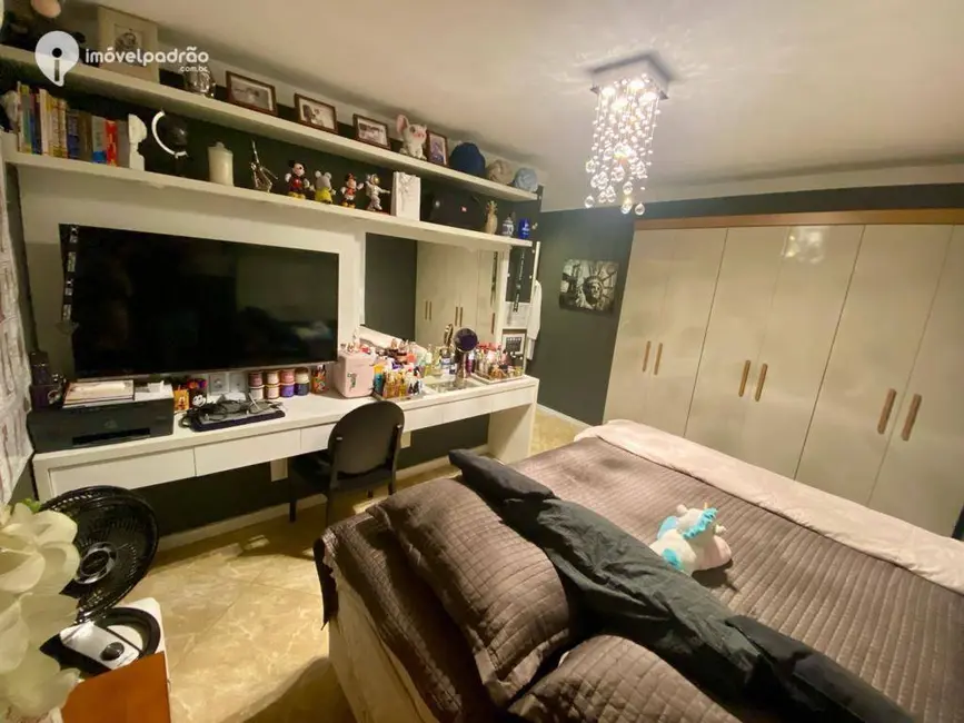 Casa com 4 quartos à venda, 400m2 em Botafogo, Nova Iguacu - RJ - imagem 9 Foto 9 de Casa com 4 quartos à venda, 400m2 em Botafogo, Nova Iguacu - RJ