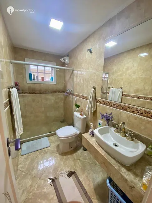 Casa com 4 quartos à venda, 400m2 em Botafogo, Nova Iguacu - RJ - imagem 8 Foto 8 de Casa com 4 quartos à venda, 400m2 em Botafogo, Nova Iguacu - RJ