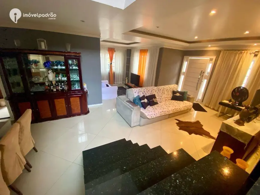 Casa com 4 quartos à venda, 400m2 em Botafogo, Nova Iguacu - RJ - imagem 3 Foto 3 de Casa com 4 quartos à venda, 400m2 em Botafogo, Nova Iguacu - RJ