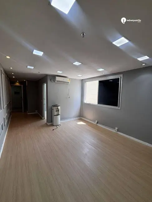 Sala Comercial à venda e para alugar, 60m2 em Centro, Nova Iguacu - RJ - imagem 2 Foto 2 de Sala Comercial à venda e para alugar, 60m2 em Centro, Nova Iguacu - RJ