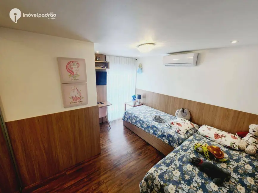 Cobertura com 3 quartos à venda, 198m2 em Centro, Nova Iguacu - RJ - imagem 4 Foto 4 de Cobertura com 3 quartos à venda, 198m2 em Centro, Nova Iguacu - RJ