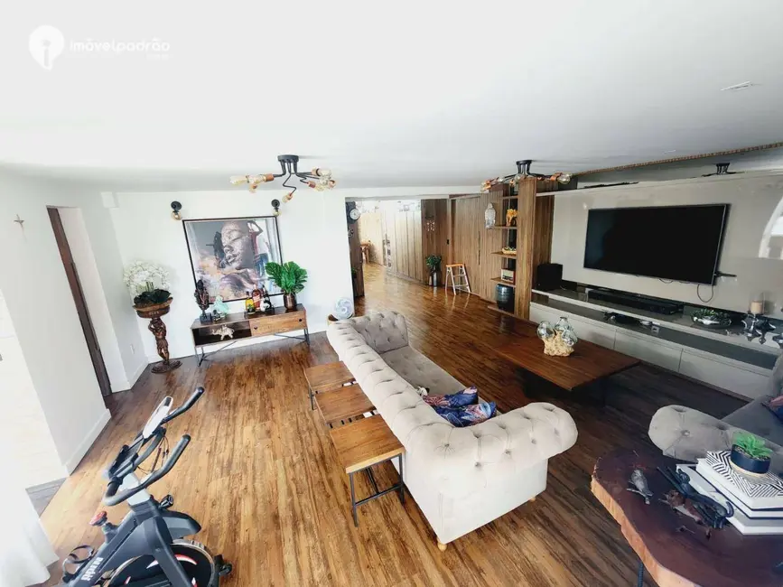 Cobertura com 3 quartos à venda, 198m2 em Centro, Nova Iguacu - RJ - imagem 2 Foto 2 de Cobertura com 3 quartos à venda, 198m2 em Centro, Nova Iguacu - RJ