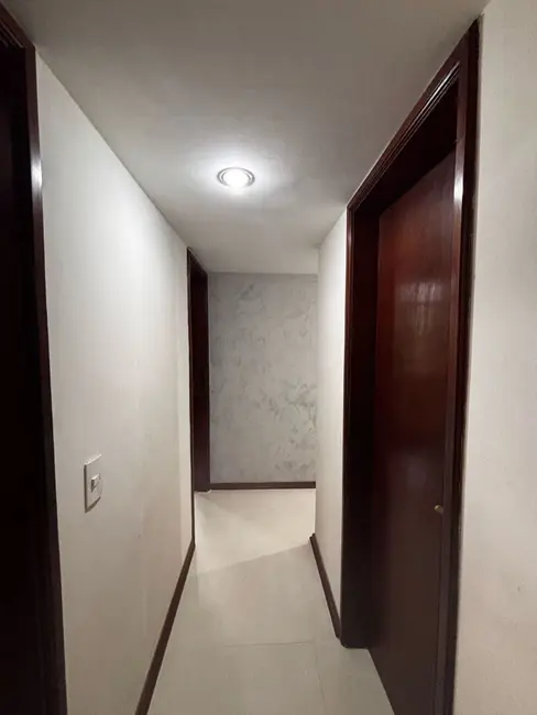 Apartamento com 3 quartos à venda, 120m2 em Centro, Nova Iguacu - RJ - imagem 6 Foto 6 de Apartamento com 3 quartos à venda, 120m2 em Centro, Nova Iguacu - RJ