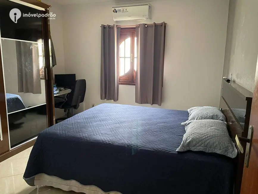 Casa com 3 quartos à venda, 330m2 em Jardim Nova Era, Nova Iguacu - RJ - imagem 8 Foto 8 de Casa com 3 quartos à venda, 330m2 em Jardim Nova Era, Nova Iguacu - RJ