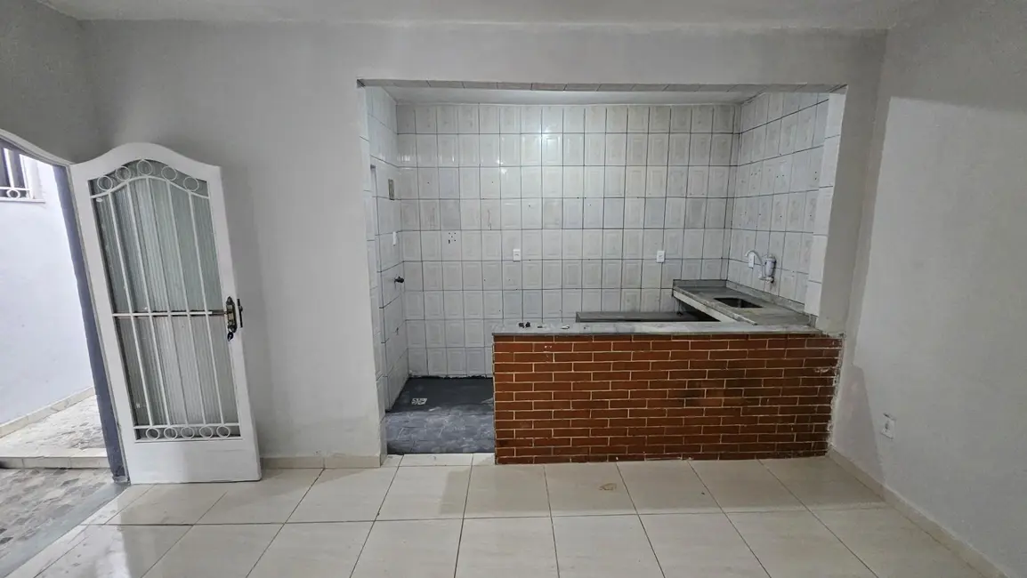 Foto 2 de Casa com 1 quarto para alugar, 35m2 em Nova Iguacu - RJ