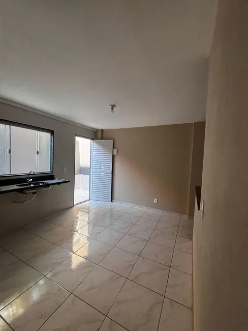 Foto 1 de Casa com 1 quarto para alugar, 50m2 em Comendador Soares, Nova Iguacu - RJ