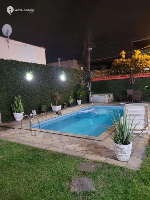 Foto 1 de Casa com 2 quartos à venda e para alugar, 720m2 em Metrópole, Nova Iguacu - RJ