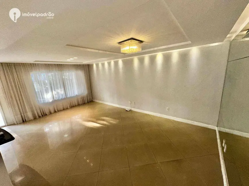Casa de Condomínio com 3 quartos à venda, 300m2 em Ouro Preto, Nova Iguacu - RJ - imagem 5 Foto 5 de Casa de Condomínio com 3 quartos à venda, 300m2 em Ouro Preto, Nova Iguacu - RJ