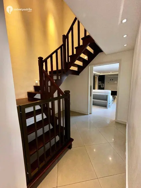 Casa de Condomínio com 3 quartos à venda, 300m2 em Ouro Preto, Nova Iguacu - RJ - imagem 8 Foto 8 de Casa de Condomínio com 3 quartos à venda, 300m2 em Ouro Preto, Nova Iguacu - RJ