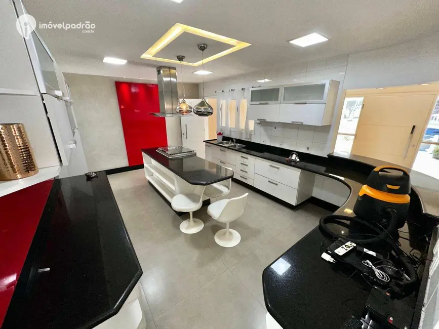 Casa de Condomínio com 3 quartos à venda, 300m2 em Ouro Preto, Nova Iguacu - RJ - imagem 6 Foto 6 de Casa de Condomínio com 3 quartos à venda, 300m2 em Ouro Preto, Nova Iguacu - RJ